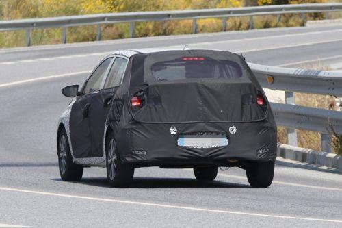 Trang tin Carscoops vừa hé lộ hình ảnh đầu tiên về mẫu xe cỡ nhỏ Hyundai i20 thế hệ mới. Diện mạo của  ...