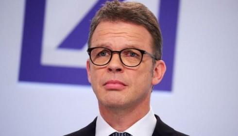 Nhân viên Deutsche Bank bị khiển trách vì mua quần áo đắt tiền giữa kế hoạch sa thải hàng loạt