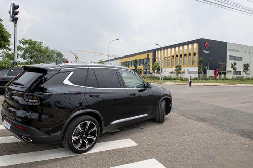 VinFast đã mang 3 sản phẩm xe ô tô của hãng gồm: Fadil, Lux A2.0 và Lux SA2.0.. Ông Mahathir Mohamad  ...