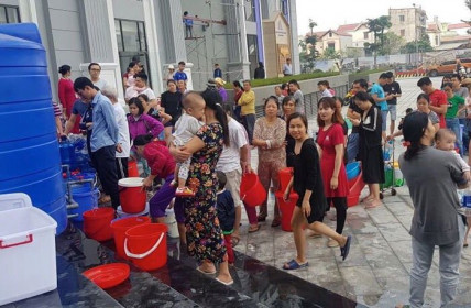 Đường ống nước sông Đà lại trục trặc, cư dân Hateco Xuân Phương 'khát' nước