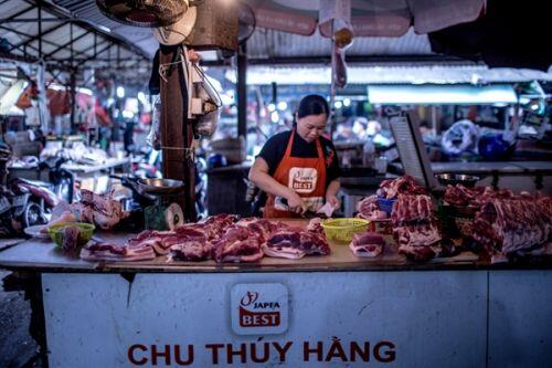 Bloomberg: Thiếu thịt lợn, Việt Nam sẽ tăng cường nhập khẩu khi Tết Nguyên đán sắp đến gần