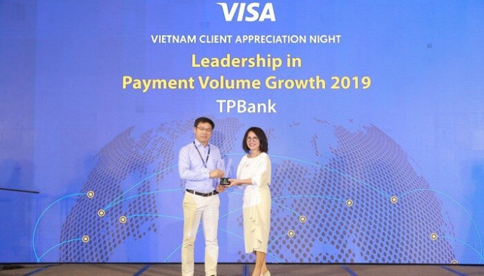 TPBank lọt Top 3 ngân hàng có tốc độ tăng doanh số giao dịch thẻ Visa cao nhất
