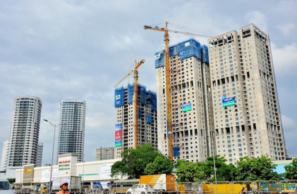 Nguồn cung căn hộ cao cấp "bùng nổ", nhà giá rẻ "teo tóp"