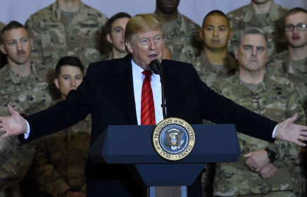 Bất ngờ thăm Afghanistan, Tổng thống Trump lại có "thu hoạch"