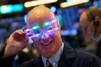 Vọt hơn 28%/năm, S&P 500 chứng kiến năm tăng mạnh nhất trong 6 năm