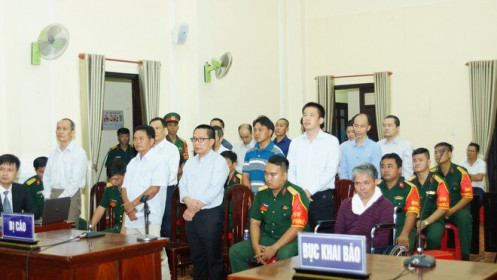 Đại tá quân đội sản xuất xăng giả lĩnh án 9 năm tù
