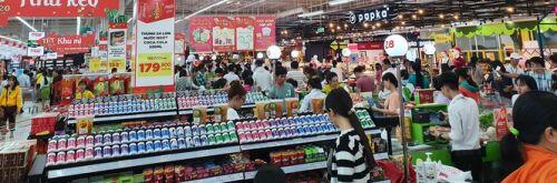 Tiểu thương 'méo mặt' vì hàng hóa ế ẩm dịp Tết Dương lịch