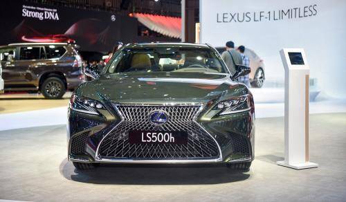 Ra mắt bộ đôi sedan hạng sang Lexus LS và ES