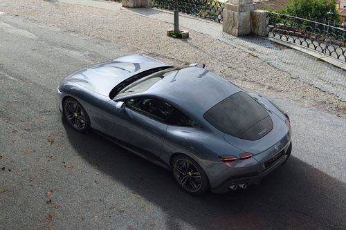 Siêu xe Ferrari Roma có gì để cạnh tranh với Mercedes-AMG GT, Aston Martin Vantage?