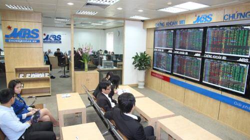 Chứng khoán sáng 9/1: Sắc xanh trở lại, khối ngoại mua ròng