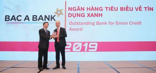 “Đòn bẩy” tín dụng xanh