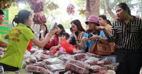 Mua sắm tết vào cao điểm