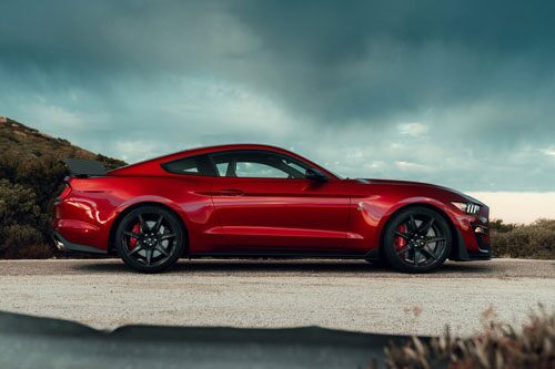 Top 10 xe V8 tốt nhất thế giới: Gọi tên Mercedes-Benz AMG C63 S Coupe