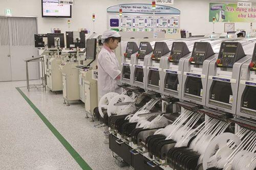 Tăng trưởng tín dụng giảm nhưng nền kinh tế vẫn đi vay ngày càng nhiều