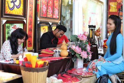 'Còn giữ tết ta, đất nước còn nghèo' gây tranh cãi quyết liệt