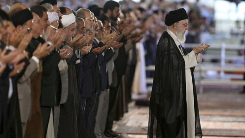Lãnh tụ tối cao Iran châm chích quan chức Mỹ