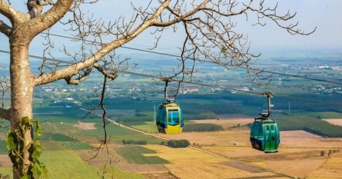 Khai trương cáp treo dài gần 2km lên núi Bà Đen