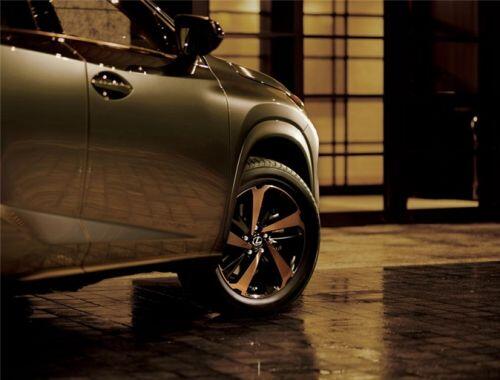 Chi tiết Lexus phiên bản NX Bronze Edition và UX Blue Edition