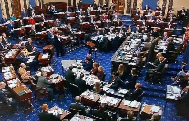 Luận tội Tổng thống Trump: Cờ đến tay, đảng Cộng hòa bắt đầu "phất"