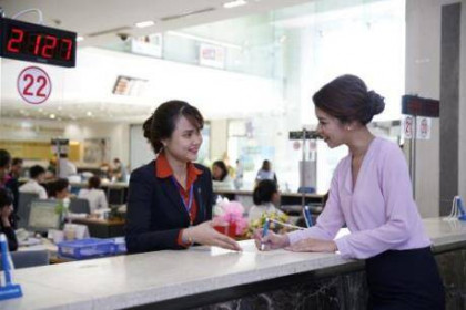 Thu dịch vụ tăng, lợi nhuận Sacombank vượt 21,4%