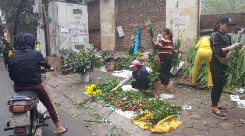 Hà Nội: Giá thịt lợn, thịt gà tăng kỷ lục, người dân chen nhau mua 30 Tết