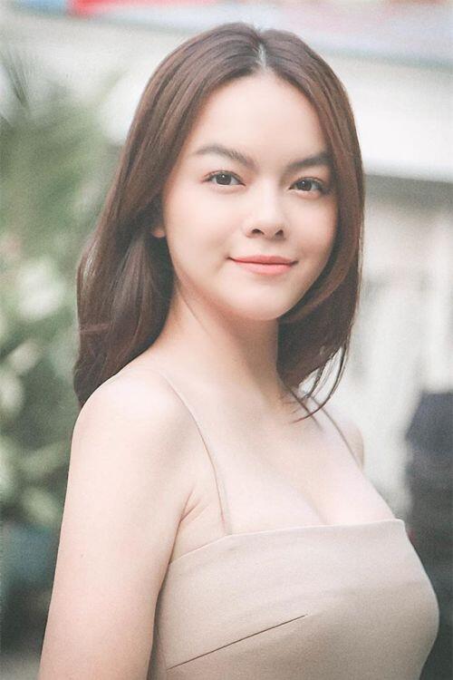 Ngày đầu Tết Nguyên Đán, nhìn lại thăng trầm của các sao Việt tuổi Tý: Người chạm đỉnh cao sự nghiệp, người tràn ngập "drama" từ đầu năm đến cuối năm