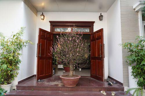 Cảnh trang hoàng đón Tết tại phố nhà giàu TP HCM