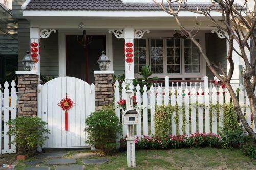 Cảnh trang hoàng đón Tết tại phố nhà giàu TP HCM