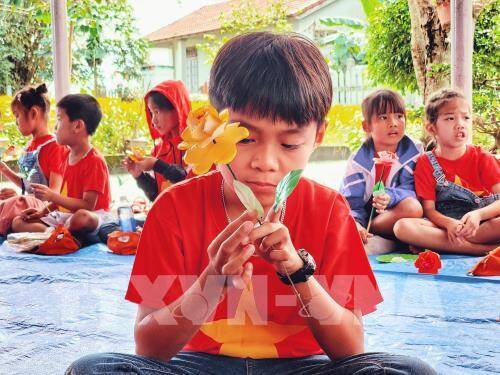 Làng hoa giấy Thanh Tiên: Tô điểm mùa Xuân xứ Huế