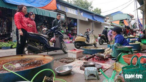 Chợ, siêu thị bắt đầu mở hàng, thực phẩm tươi sống dự báo tăng giá nhẹ