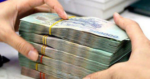 Chồng tiền nộp phạt hàng trăm triệu đồng dịp Tết Canh Tý 2020