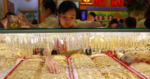 Giá vàng trong nước tiến sát 45 triệu đồng/lượng