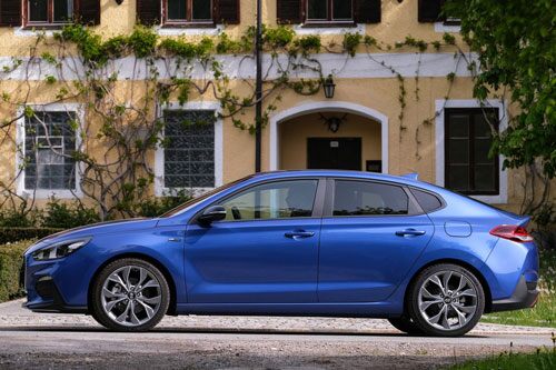 Cận cảnh Hyundai i30 Fastback N Line giá gần 622 triệu đồng