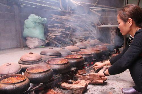 “Mục sở thị” quy trình làm ra nồi cá 1,5 triệu đồng của dân làng “Vũ Đại”