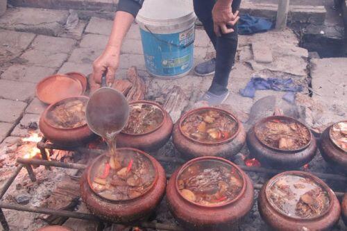 “Mục sở thị” quy trình làm ra nồi cá 1,5 triệu đồng của dân làng “Vũ Đại”