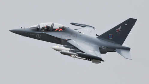 Việt Nam đặt mua 12 máy bay huấn luyện chiến đấu Yak-130 của Nga