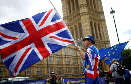 Brexit: Nghị viện châu Âu thông qua thỏa thuận cuối cùng, Tổng thống Pháp gọi đó là "ngày buồn"