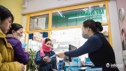 Dịch Corona hoành hành, Hà Nội phát miễn phí khẩu trang cho người dân