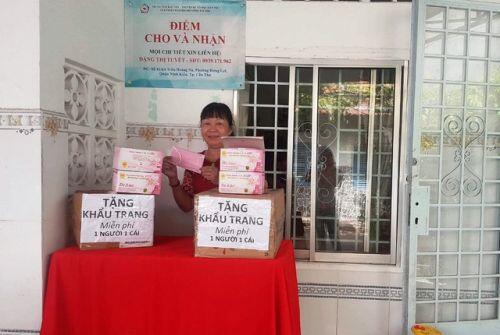 Giữa cơn sốt khẩu trang, Cần Thơ gây sốc với “miễn phí”, “chỉ tặng không bán”!