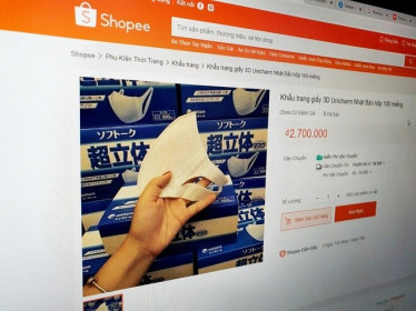 Khẩu trang 3D Nhật được bán với giá 2,7 triệu đồng trên Shopee