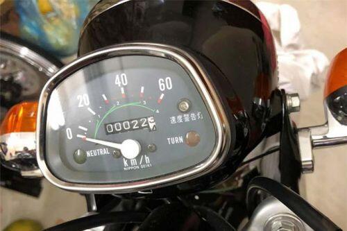 Honda CD50 Benly "thét giá" hơn 800 triệu đồng tại Hà Nội