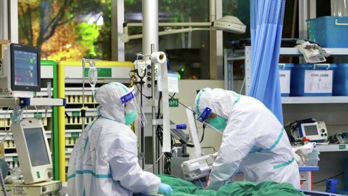 Trung Quốc: Bệnh viện dã chiến sẵn sàng hoạt động, 1.400 quân y tới Vũ Hán