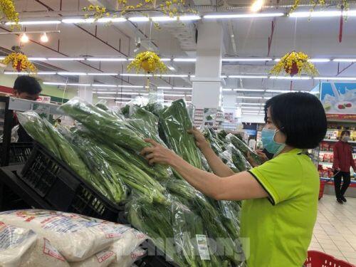 Trữ thức ăn trước dịch corona, nhiều siêu thị hết veo thực phẩm