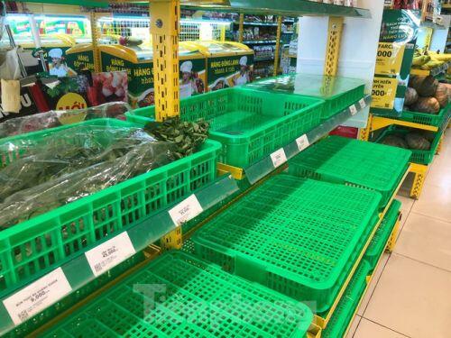 Trữ thức ăn trước dịch corona, nhiều siêu thị hết veo thực phẩm