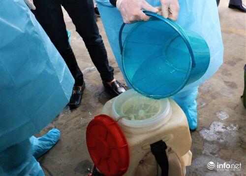 Phòng ngừa dịch virus Corona, Ga Hà Nội phun khử trùng toàn bộ nhà ga và các tàu