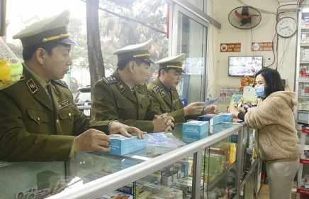 Tiếp tục xử lý 52 cửa hàng nâng giá bán khẩu trang