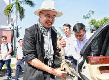 Hoãn thi hành án vụ tranh chấp ly hôn vợ chồng Đặng Lê Nguyên Vũ