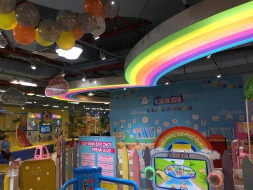 Người Sài Gòn ngại dịch Corona: Thành phố 'buồn' với quán ế; phố đi bộ, mua sắm vắng