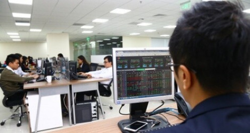 Thị trường chứng khoán: Cơ hội đầu tư khi thị trường "lệch pha" với tăng trưởng kinh tế
