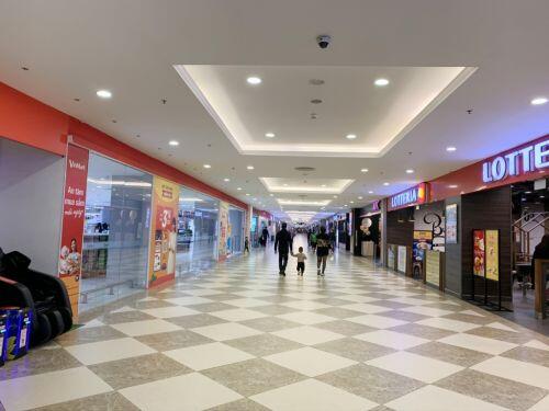 Hà Nội: Các trung tâm thương mại vắng khách do ảnh hưởng của dịch bệnh COVID 19